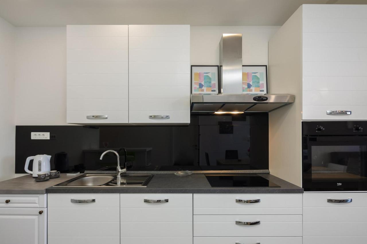 Seaside Deluxe Apartment Йесенице Екстериор снимка