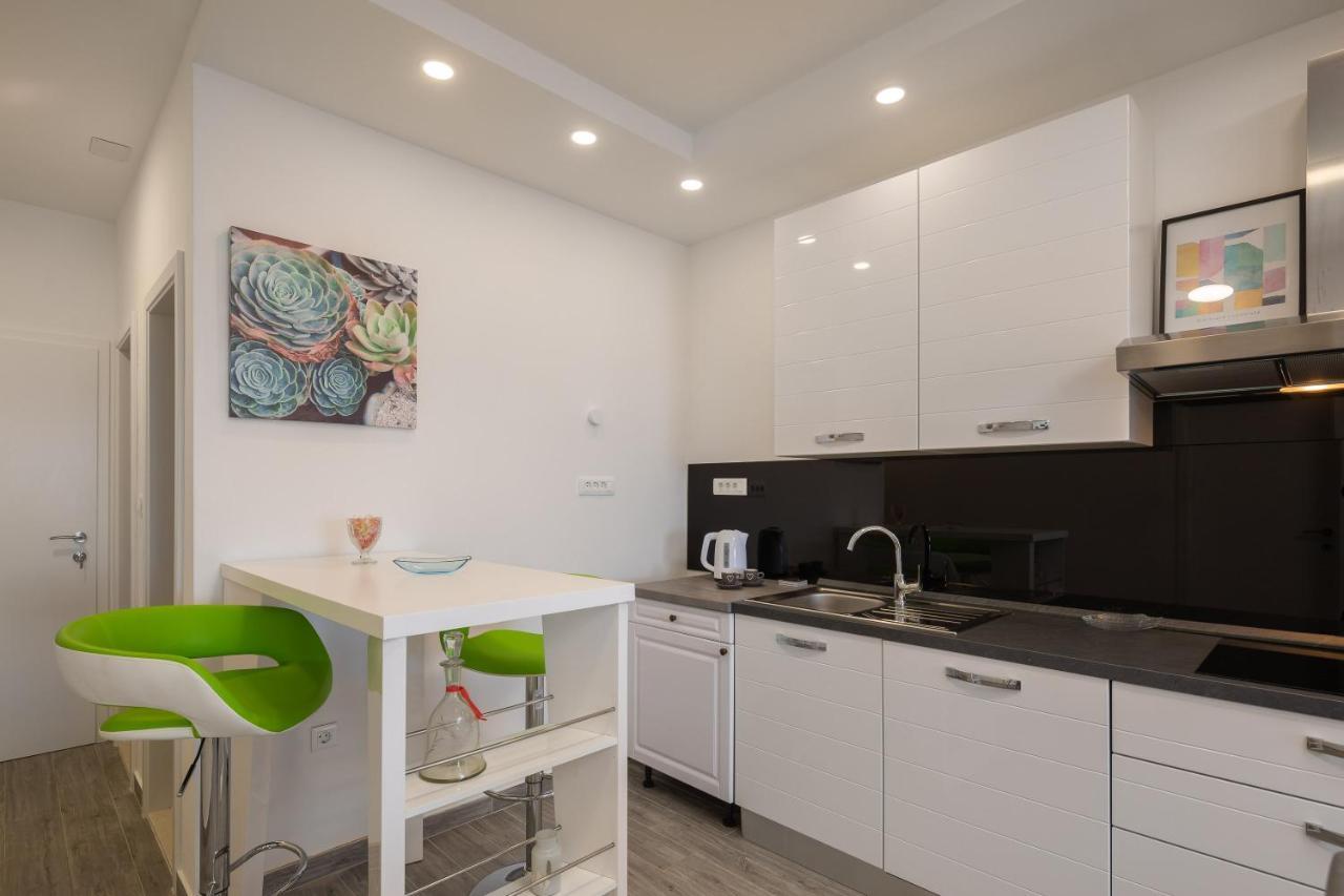 Seaside Deluxe Apartment Йесенице Екстериор снимка