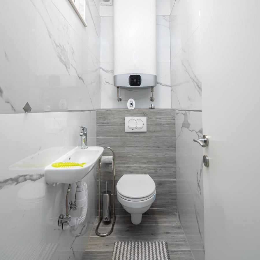 Seaside Deluxe Apartment Йесенице Екстериор снимка