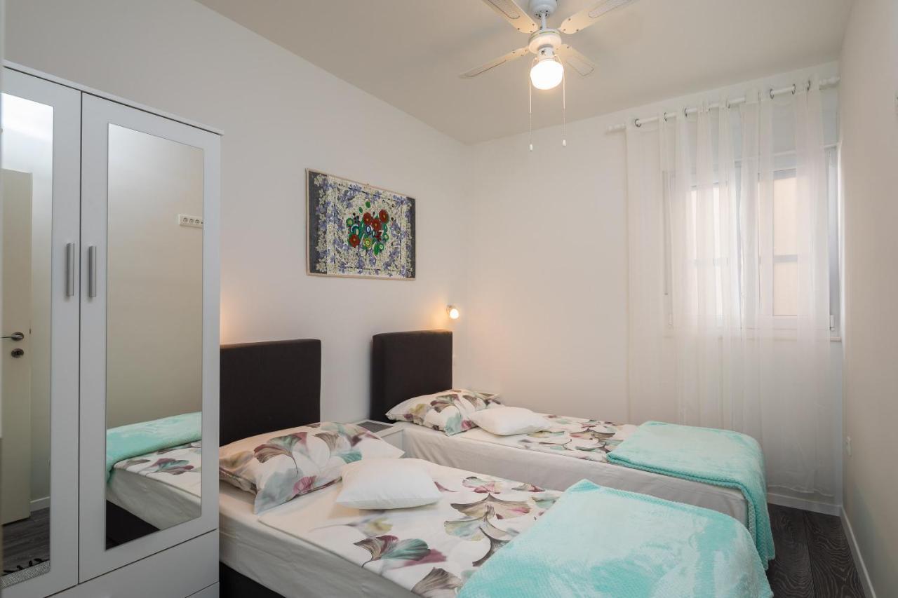 Seaside Deluxe Apartment Йесенице Екстериор снимка