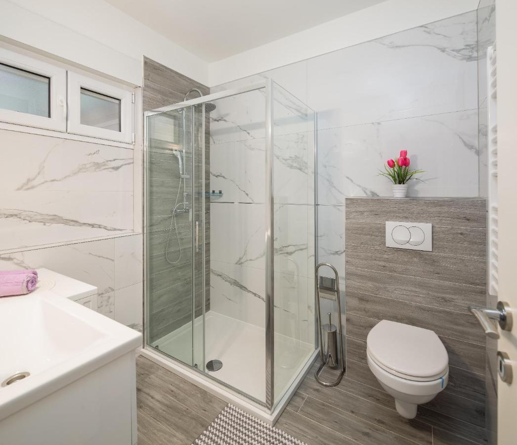 Seaside Deluxe Apartment Йесенице Екстериор снимка